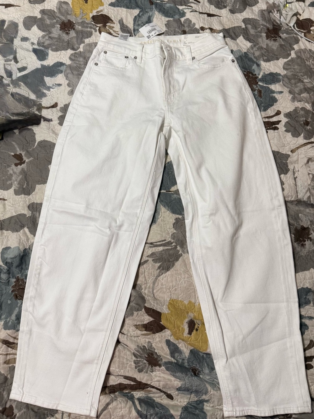 American Eagle Outfitters Women’s Barrel Jeans